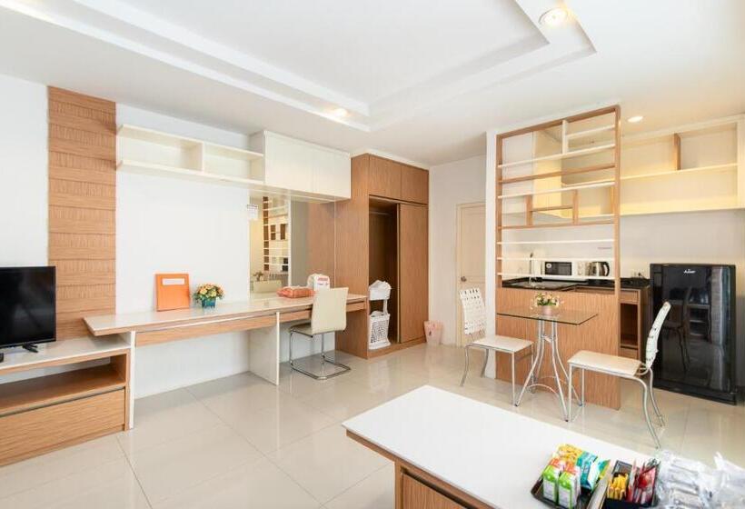 Семейный Номер, Riski Residence Ngamwongwan