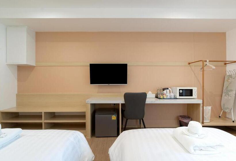 디럭스 룸, Riski Residence Ngamwongwan