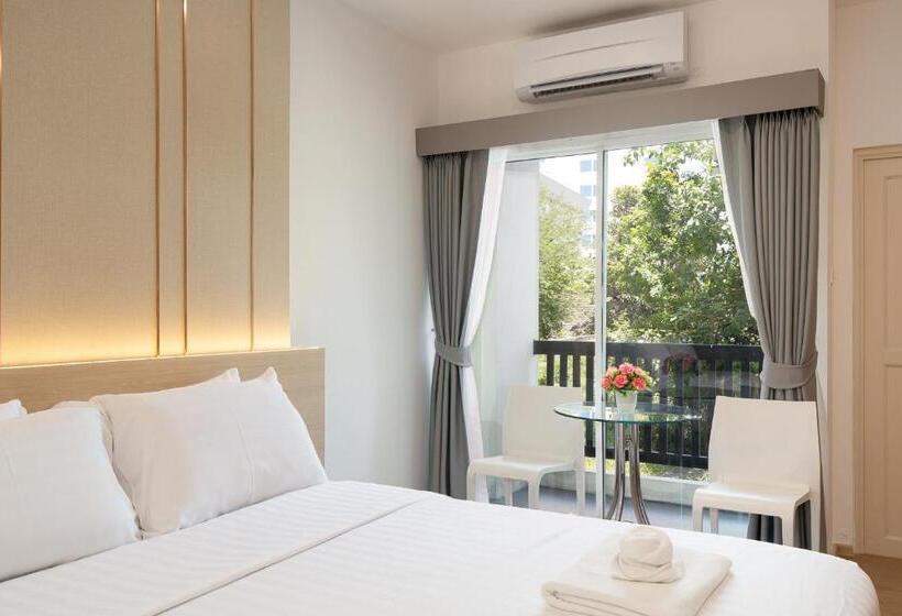 Номер Deluxe Кровать Кинг, Riski Residence Ngamwongwan