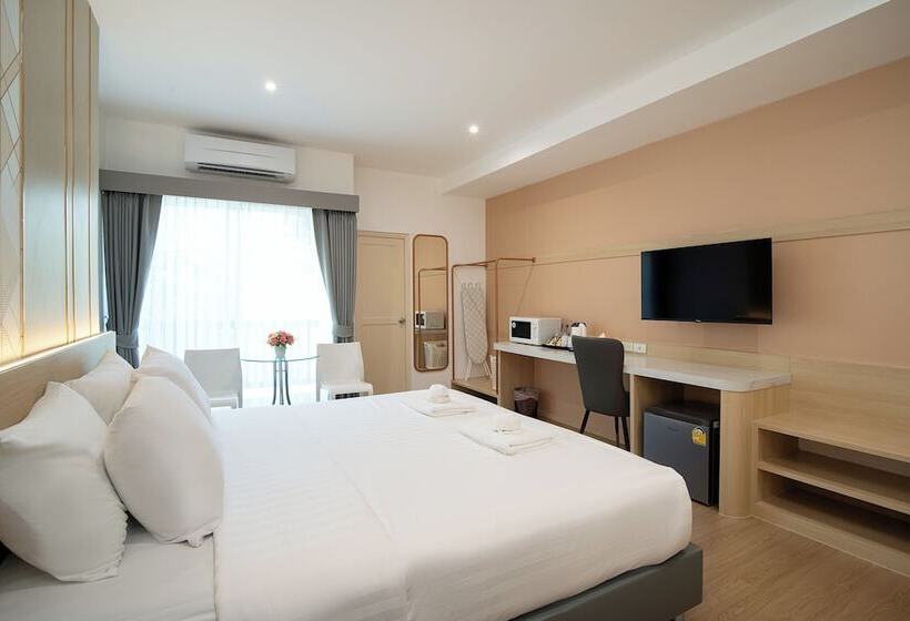 디럭스 룸, Riski Residence Ngamwongwan