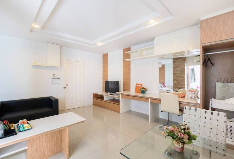 Семейный Номер, Riski Residence Ngamwongwan