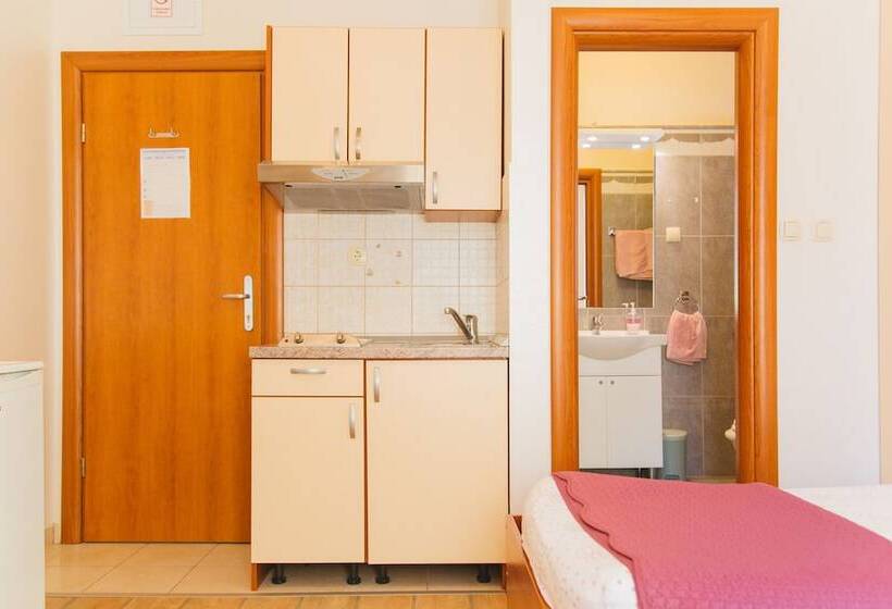 コンフォートワンルーム, Villa Spalatina