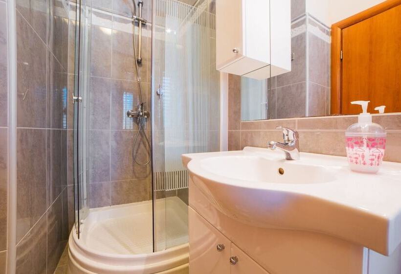 コンフォートワンルーム, Villa Spalatina