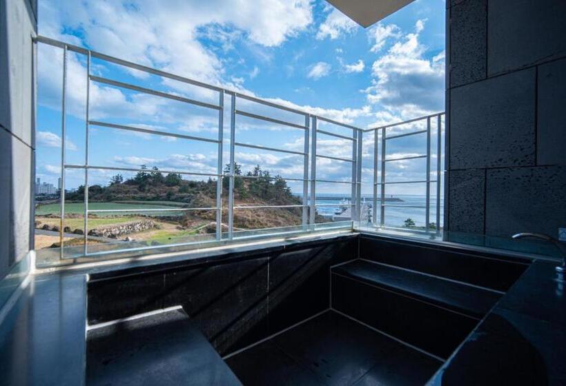 Люкс с гидромассажем, Y Resort Jeju