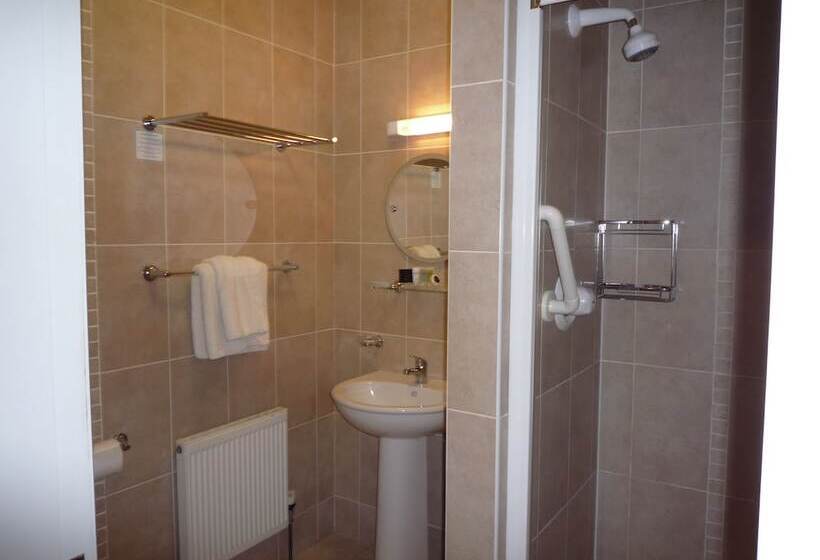 חדר סטנדרט לשלושה, Avlon House Bed And Breakfast