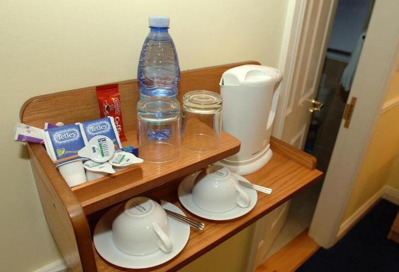 חדר סטנדרט לשלושה, Avlon House Bed And Breakfast