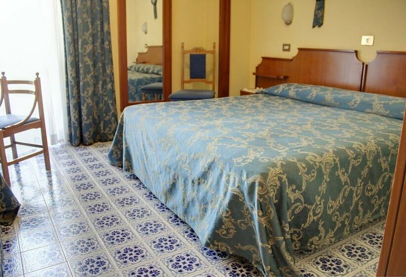 스탠다드 룸, Bonifacio