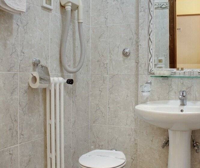 스탠다드 룸, Bonifacio