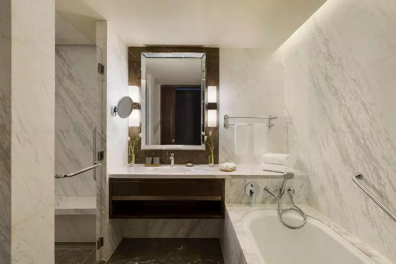 キングサイズベッドのデラックスルーム, Midtown Shangri La, Hangzhou   Around 5 Minutes Walking Distance To West Lake