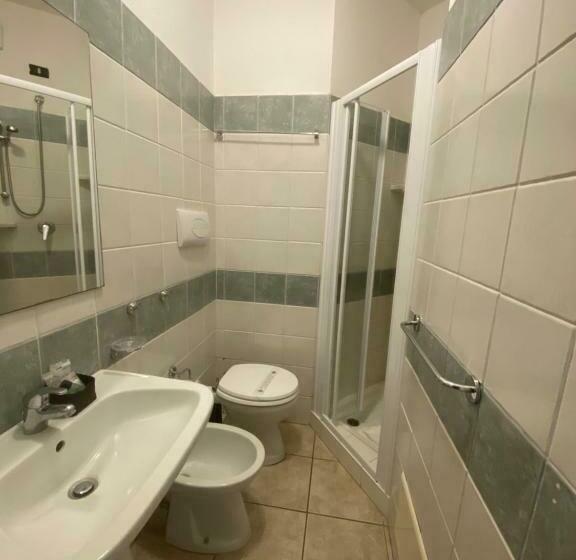 غرفة قياسية, Palau City