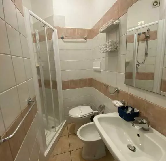 スタンダード4人部屋, Palau City