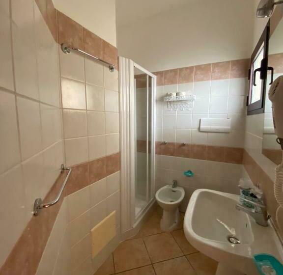 غرفة قياسية, Palau City