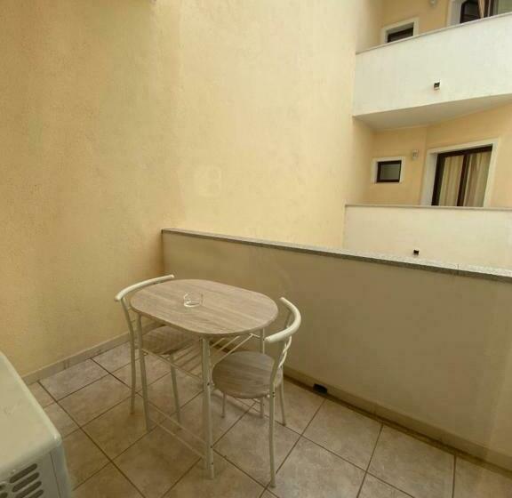 غرفة قياسية, Palau City