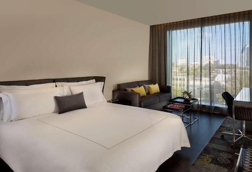 סטודיו משפחתי, Park Plaza London Waterloo