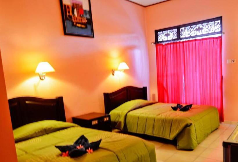 스탠다드 트리플 룸, Pesona Beach Inn