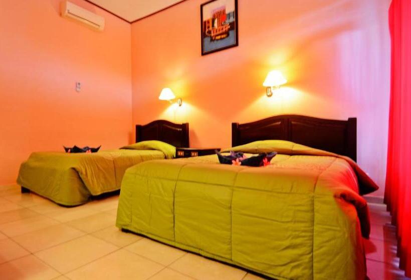 스탠다드 트리플 룸, Pesona Beach Inn