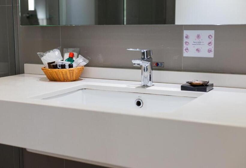 اتاق لوکس با تخت بزرگ, Radisson Rio De Janeiro Barra