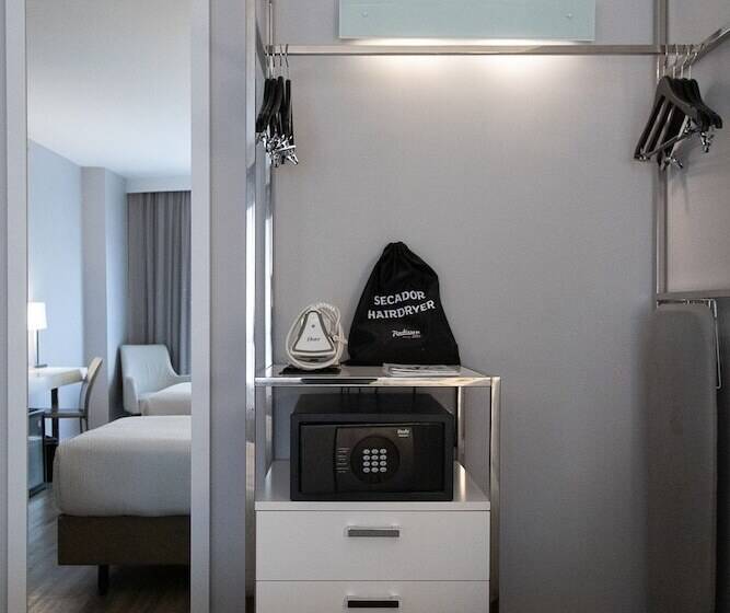 اتاق سوپریور سه تخته, Radisson Rio De Janeiro Barra