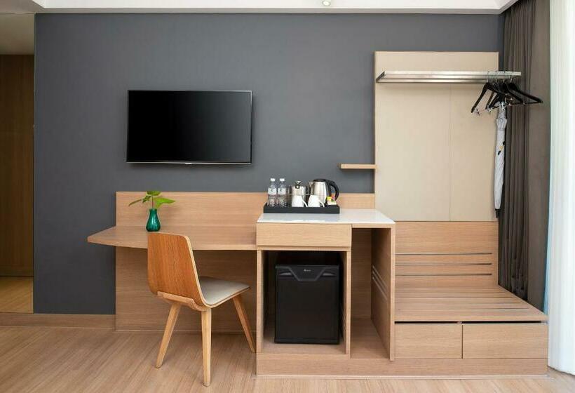 Стандартный Номер Кровать Кинг, Andaman Beach Hotel Phuket Handwritten Collection