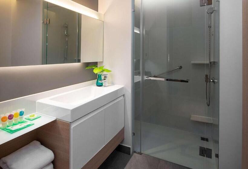 Номер Superior Кровать Кинг, Andaman Beach Hotel Phuket Handwritten Collection