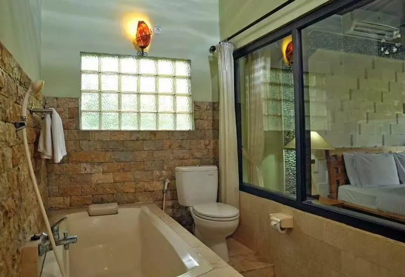 اتاق لوکس, Three Brothers Bungalows & Villas