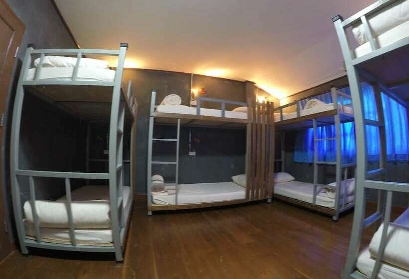 Кровать в Общей Комнате, Wualai Hostel