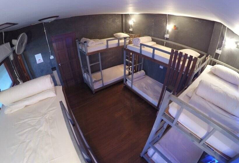 Кровать в Общей Комнате, Wualai Hostel