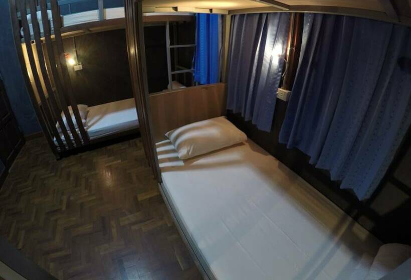 Кровать в Общей Комнате, Wualai Hostel