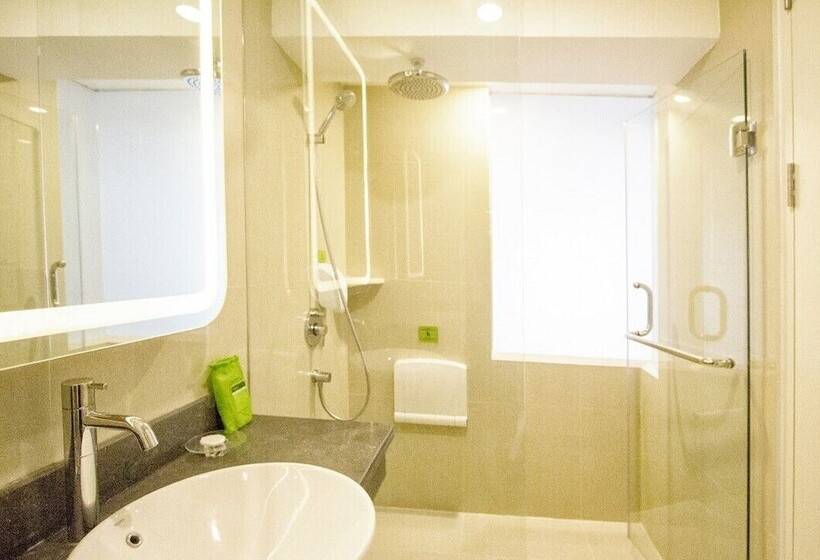 Апартаменты 1 Спальня, Maxonehotels.com Resort Makassar