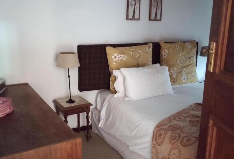 بانگلوی استاندارد, De Molen Guest House