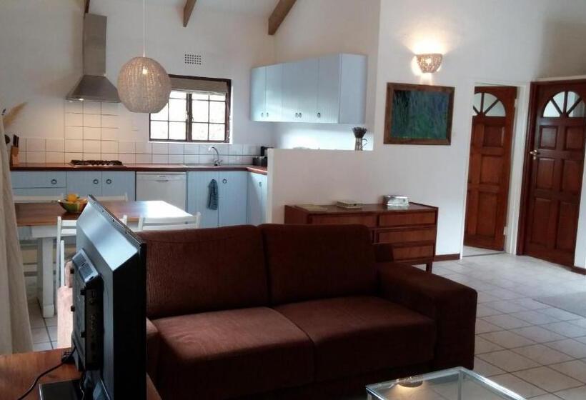 スタンダードバンガロー, De Molen Guest House