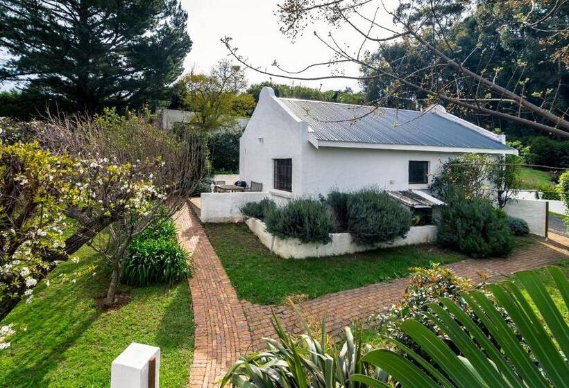 スタンダードバンガロー, De Molen Guest House