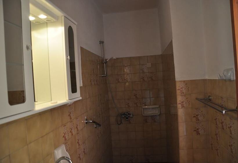 חדר סטנדרט, House Margot