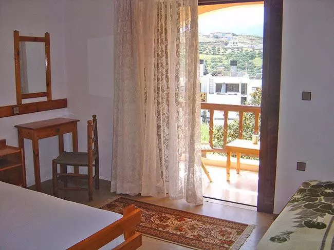 اتاق استاندارد چهار تخته, House Margot