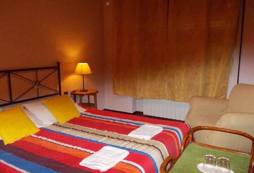 اتاق استاندارد سه نفره, Travellers Lodge Bed & Rooms