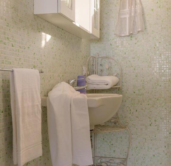 شقة غرفتين, Villa Emilia