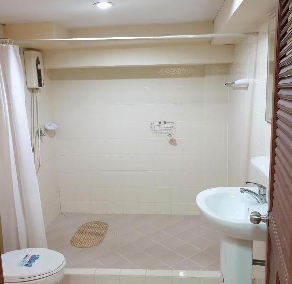 ファミリールーム, Oasis Guesthouse & Bar