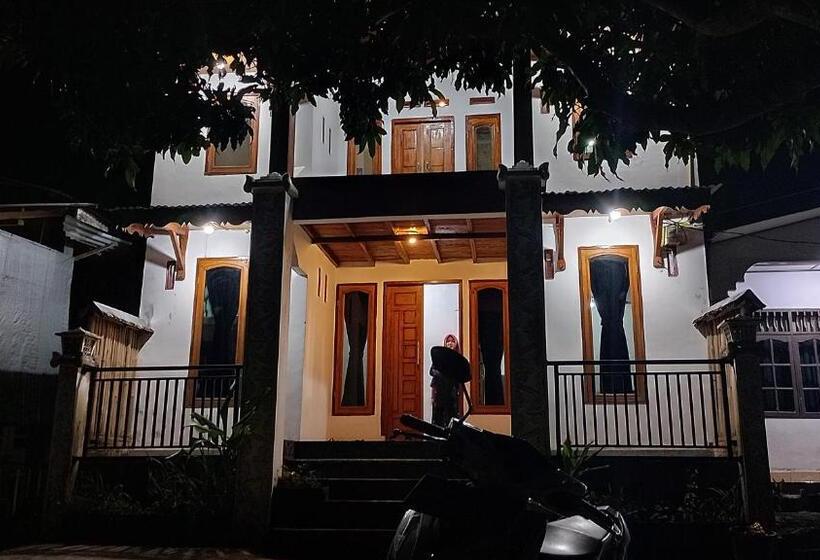 اتاق استاندارد, Town Hostel