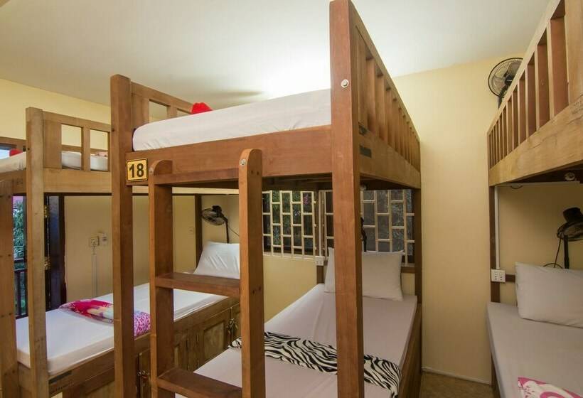 ルームシェアのワンベッド, Pension Lodge Hostel