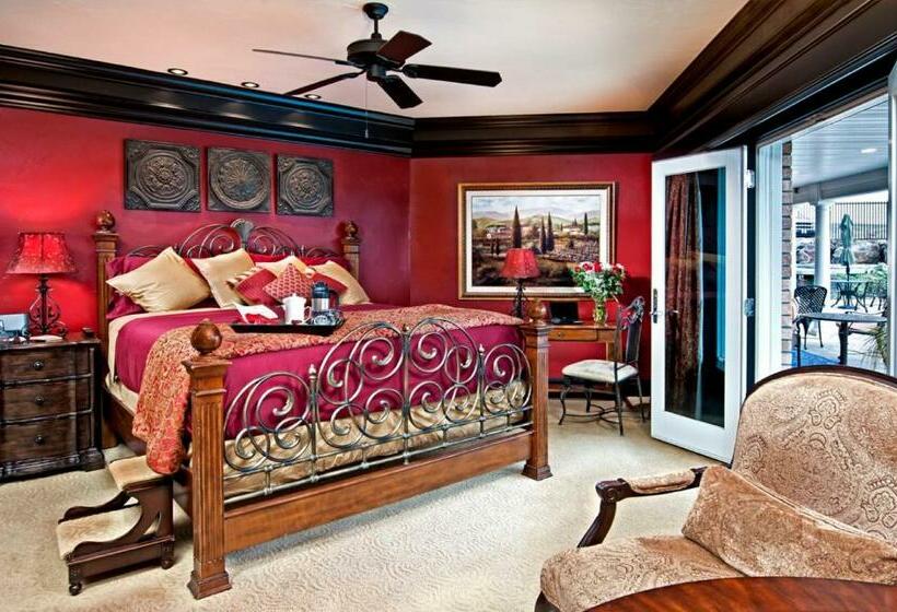 جناح مطلّ علي حمام السباحة, Cameo Heights Mansion And The Vine Fine Dining Restaurant