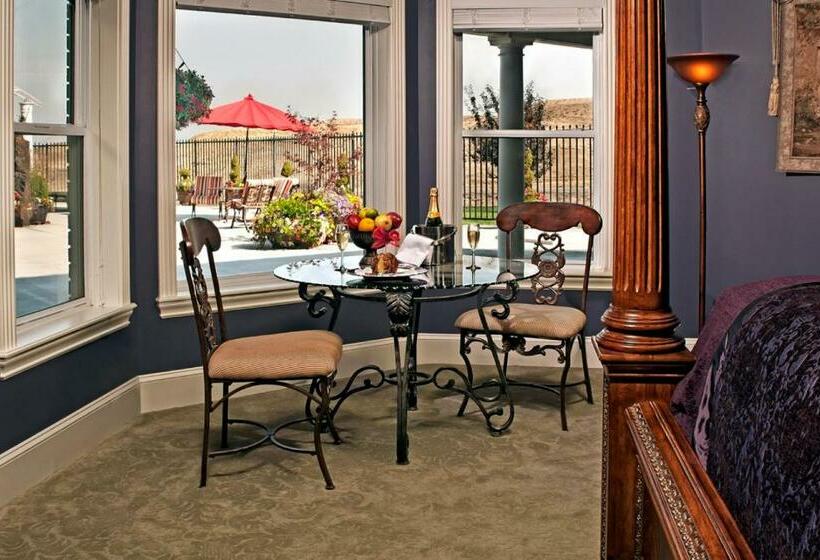 套房带泳池景, Cameo Heights Mansion And The Vine Fine Dining Restaurant