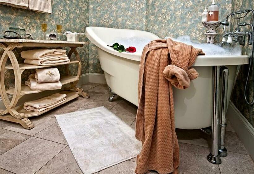 جناح سرير كينج, Cameo Heights Mansion And The Vine Fine Dining Restaurant