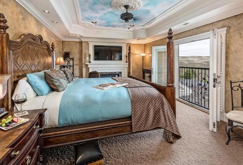 标准工作室带泳池景, Cameo Heights Mansion And The Vine Fine Dining Restaurant