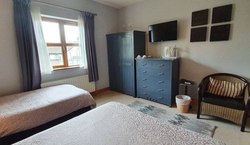 غرفة قياسية, Church View House