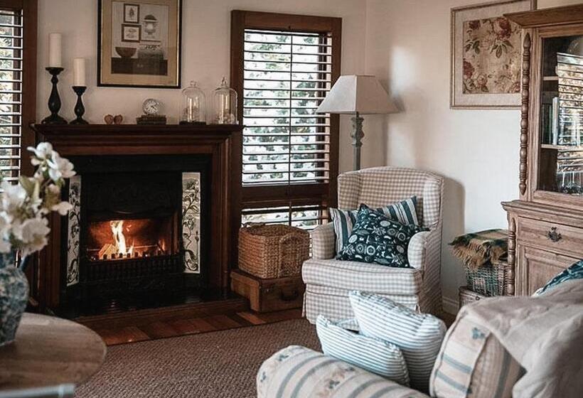 キングサイズベッドのスイートルーム, Woolrich Historic Garden Cottage