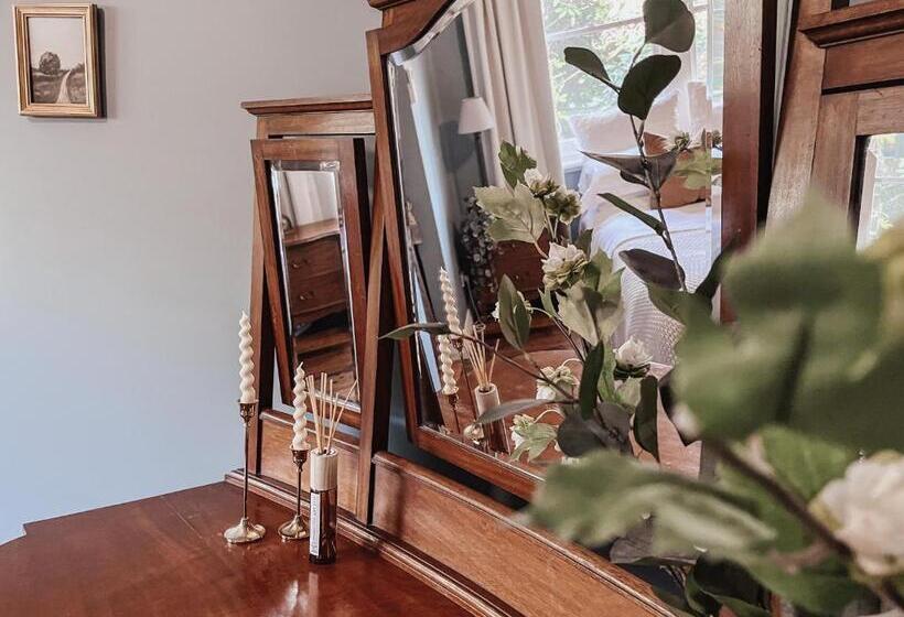 ２ベッドルームハウス, Woolrich Historic Garden Cottage