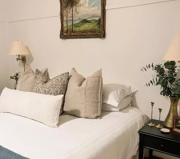 ２ベッドルームハウス, Woolrich Historic Garden Cottage