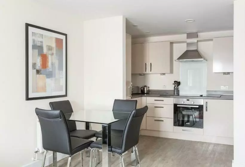 2ベッドルームアパートメント, Central Gate Apartments By House Of Fisher