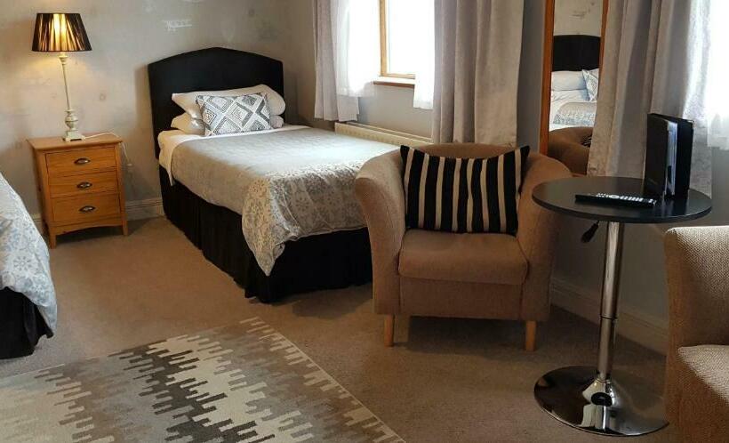 غرفة ديلوكس, Church View House