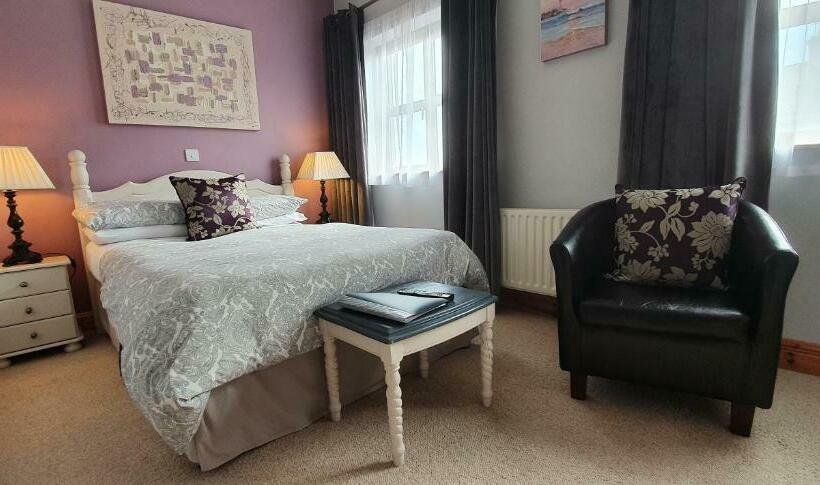 غرفة قياسية, Church View House